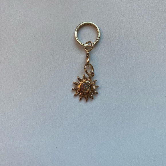 Gold Sun Keychain - Picture 2 of 2